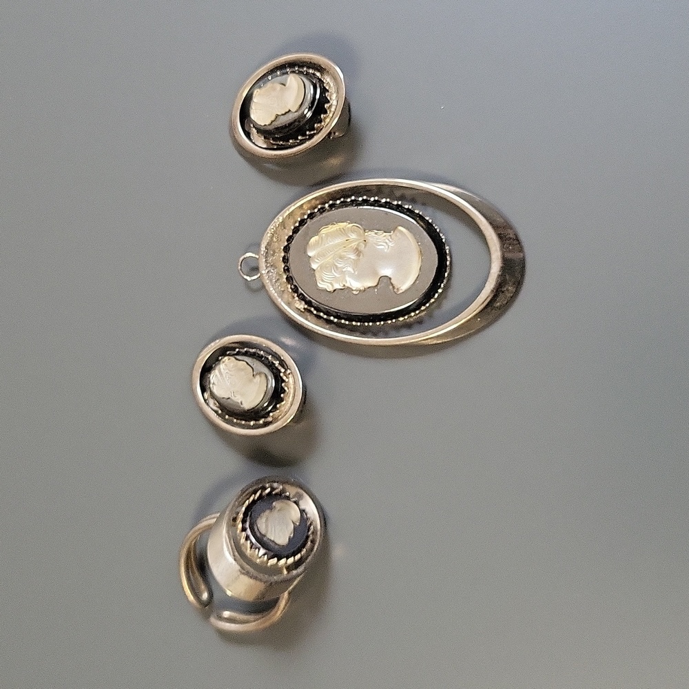 Vintage Silvertone Glass Hematite Cameo Ring, Earrings & Pendant Set